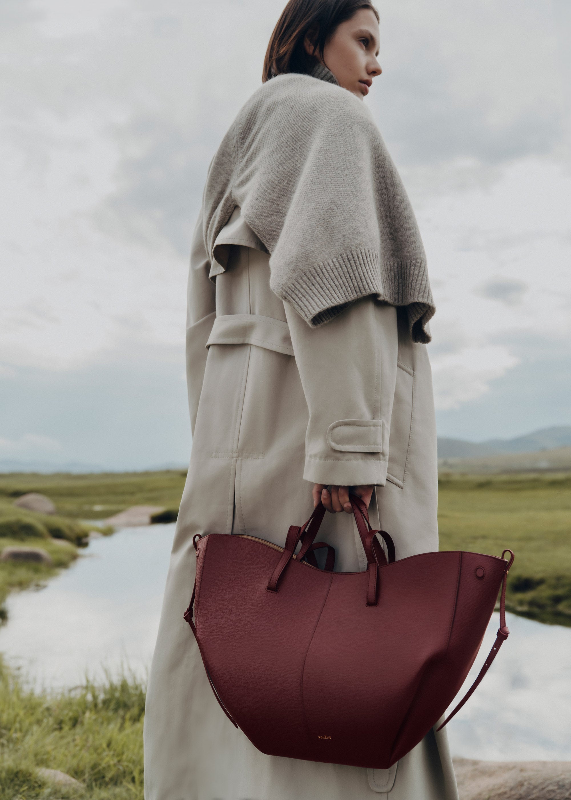 ÉLOISE Tote – Stor | Svart Körsbär