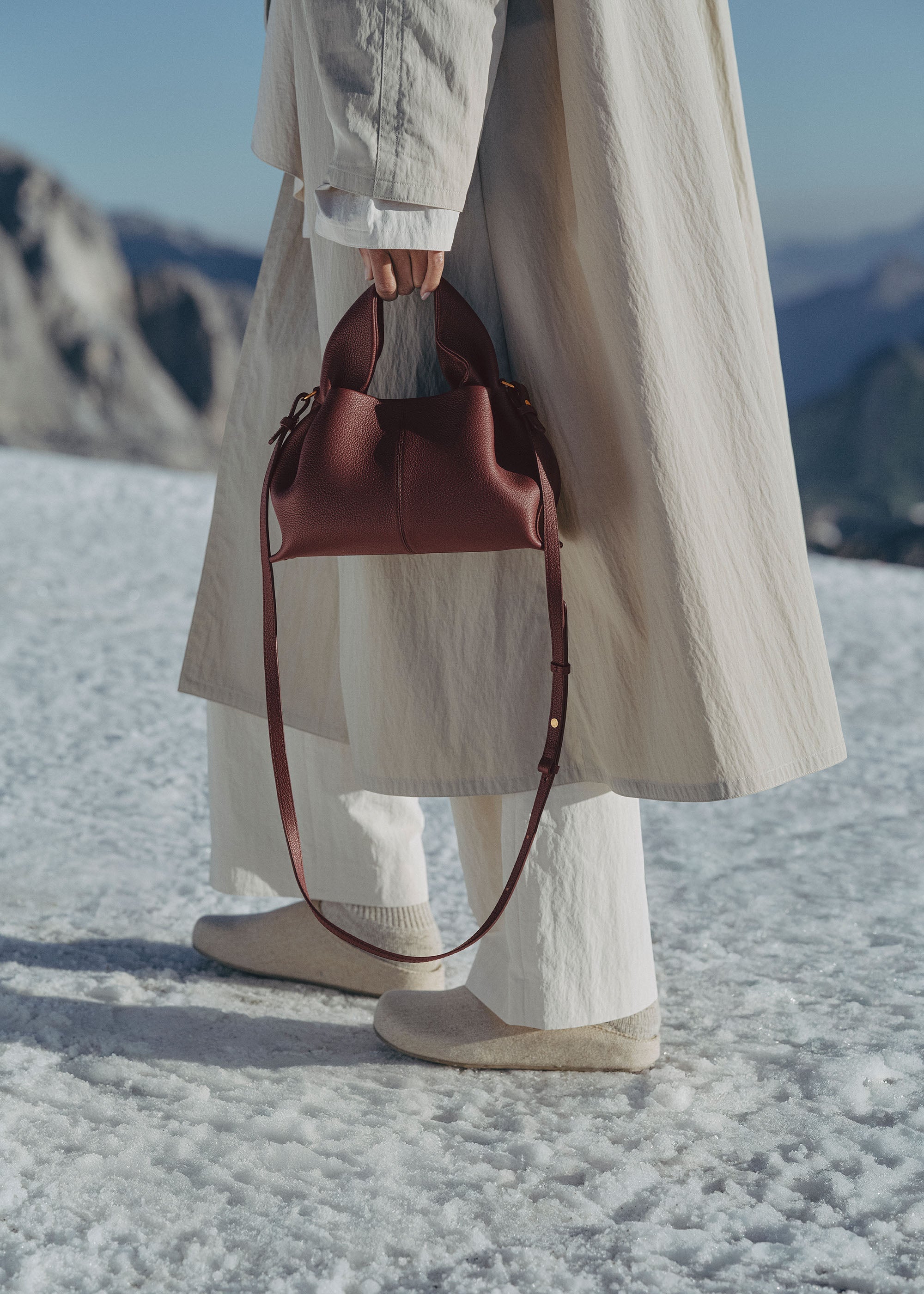 ALMA Tote – Mini | Svart Körsbär