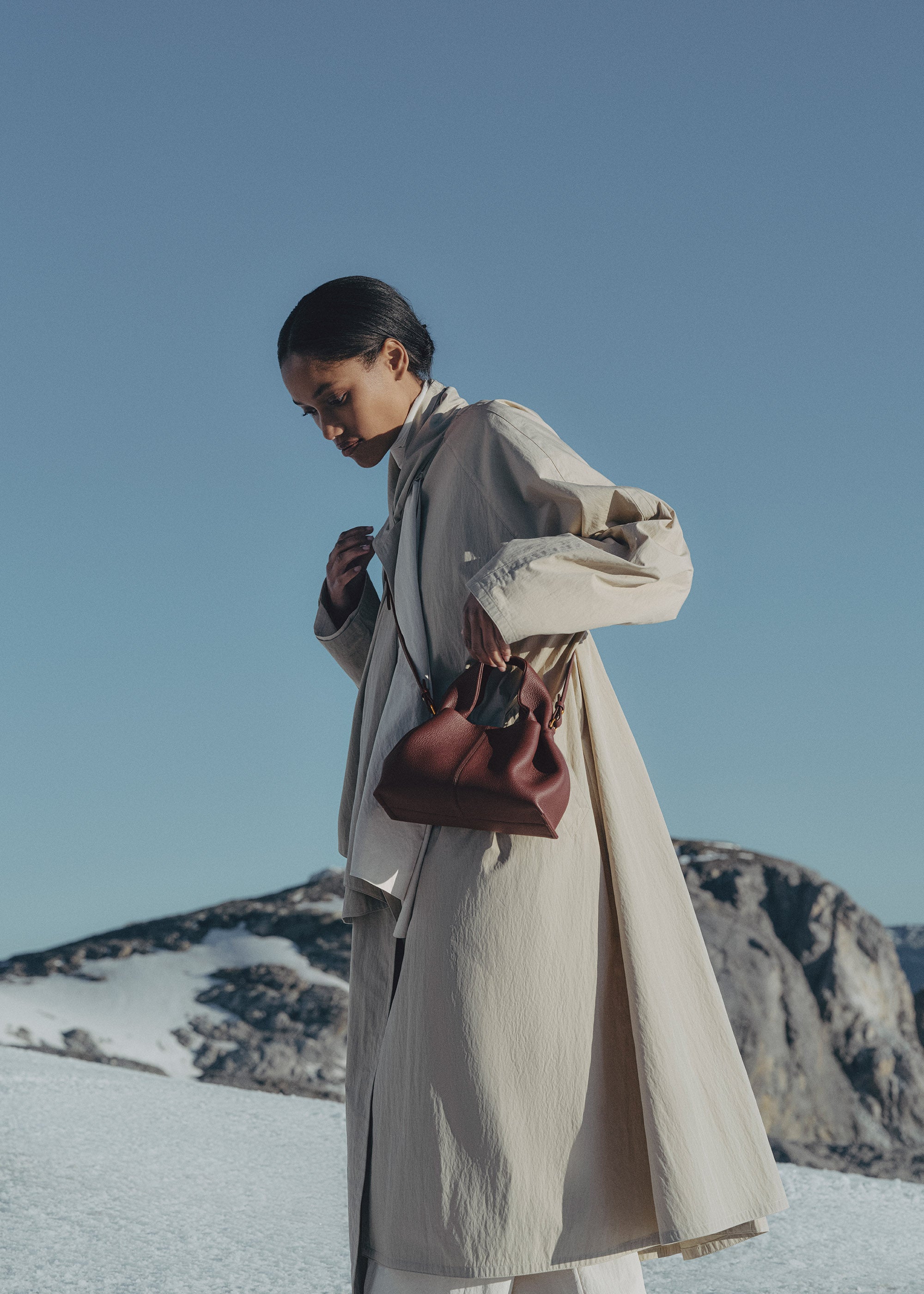 ALMA Tote – Mini | Svart Körsbär