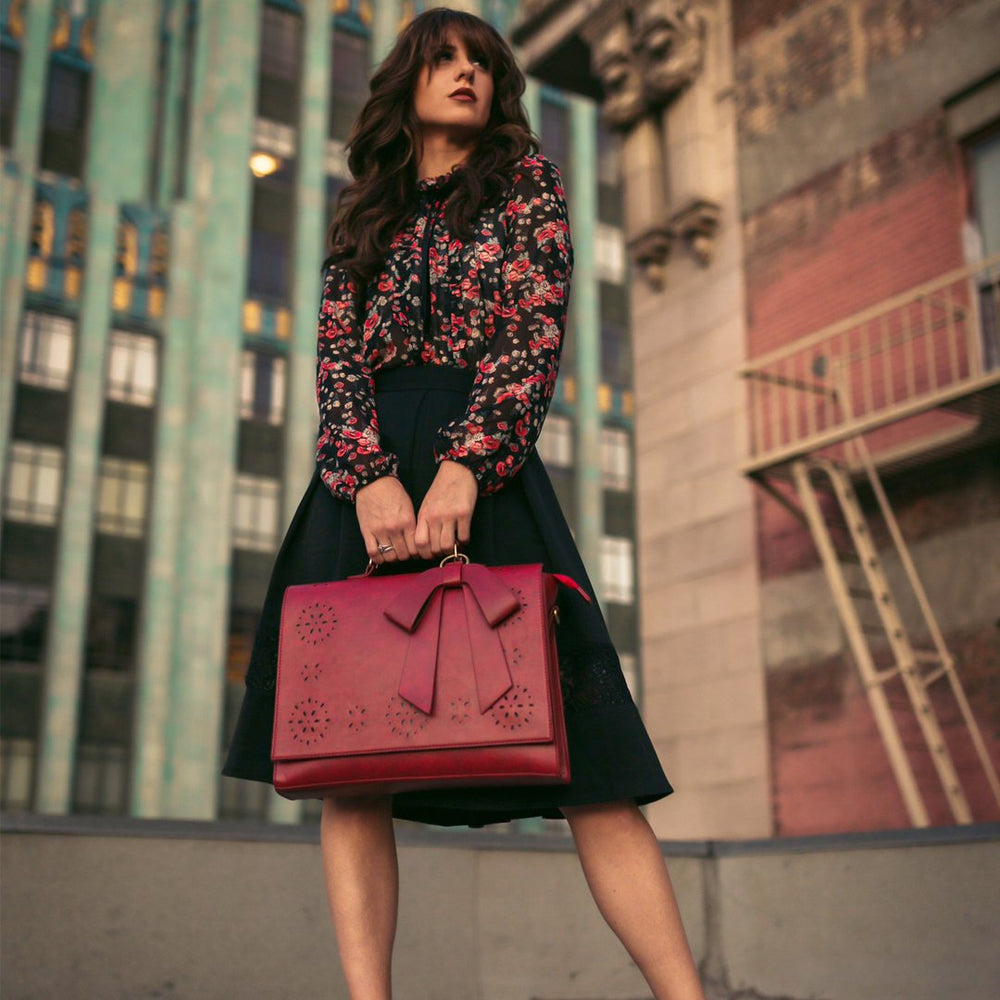 Bernadette – Axelväska med rosetter