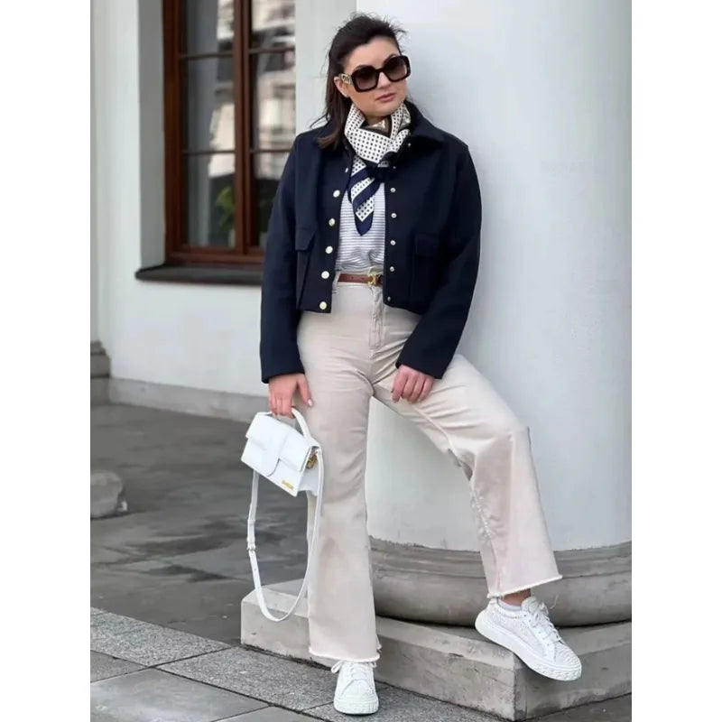 Jeanette | Damers Kort Casual Jacka med Knapplåsning