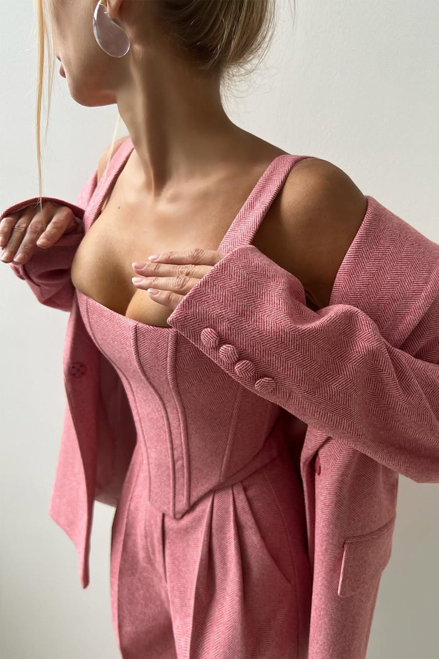 Astrid Elegance – 3-delat Set med Styrka och Stil