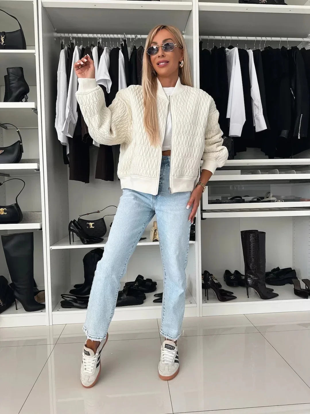 Inger | Kvinnors Trendiga Kort Cream Casual Jacka