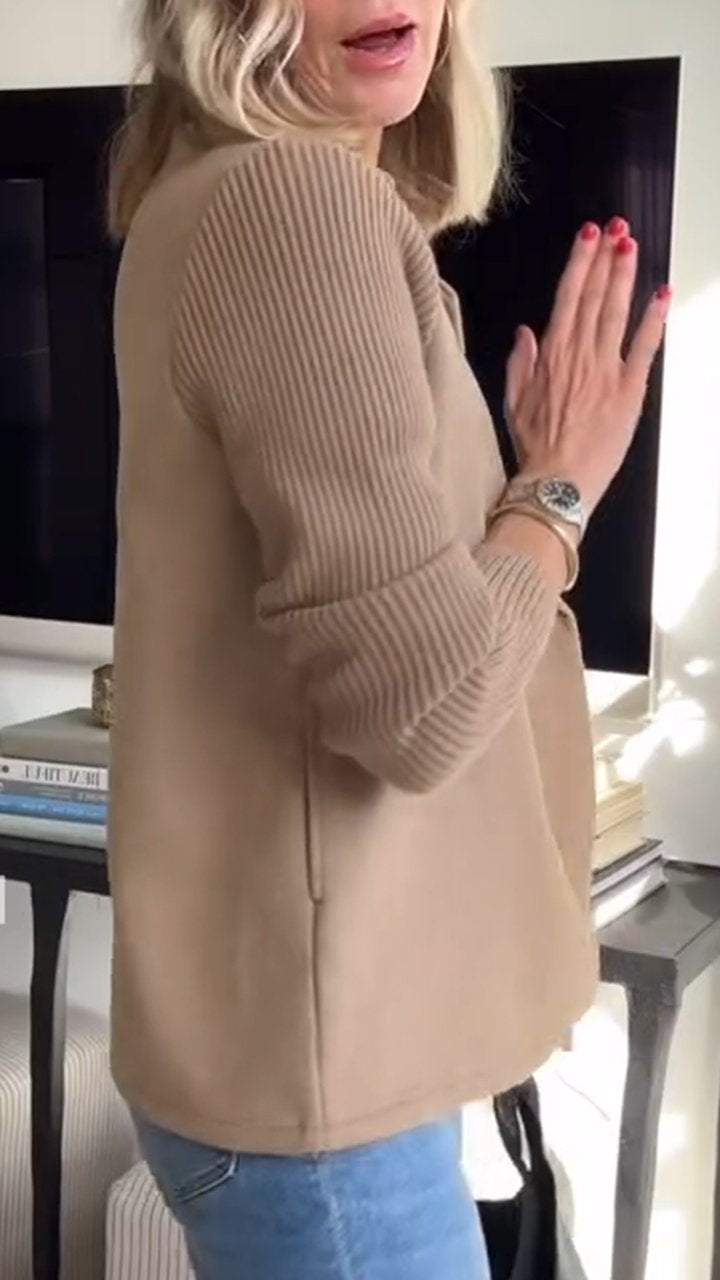 Amora - Elegant Stickad Ärmmantel