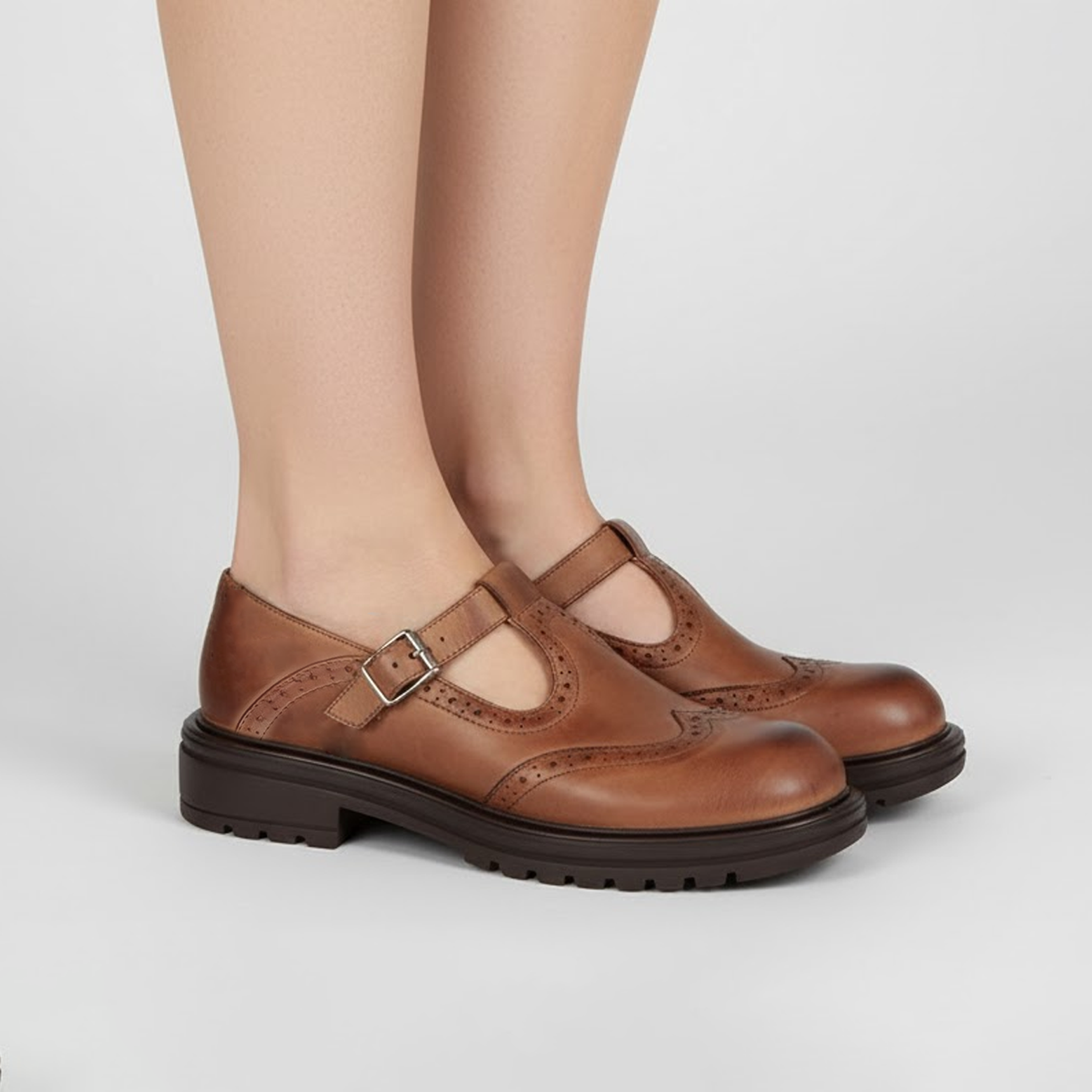 Line | Chikke klassiska stövlar i vintage Mary Jane-stil med spänne